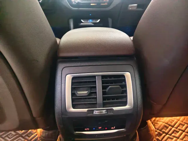 BMW iX3 — Фото автомобиля 8