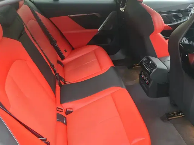 BMW M5 — Фото автомобиля 11
