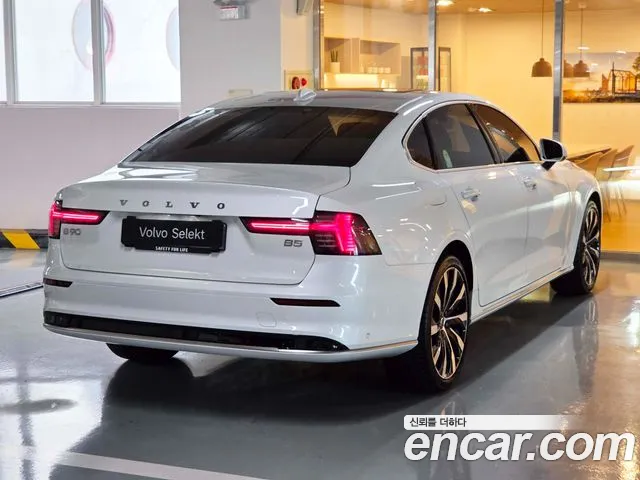 Volvo S90 — Фото автомобиля 2