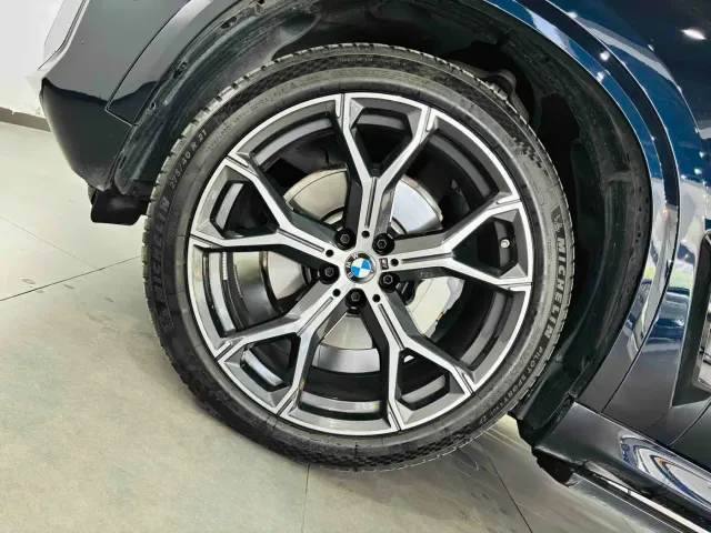 BMW X5 — Фото автомобиля 10