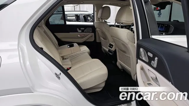 Mercedes-Benz GLE-Class — Фото автомобиля 12