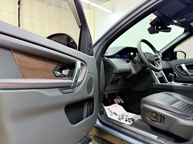 Land Rover Discovery Sport — Фото автомобиля 21