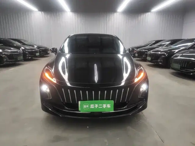 Hongqi E-QM5 — Фото автомобиля 2