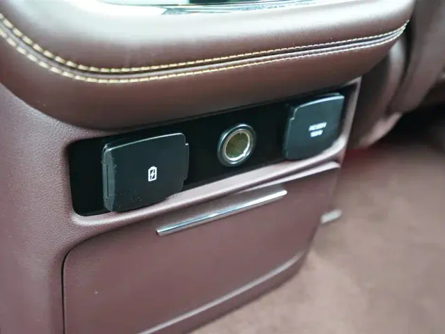Lincoln Navigator — Фото автомобиля 21
