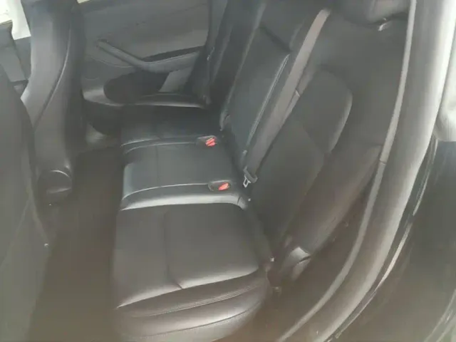 Tesla Model Y — Фото автомобиля 16