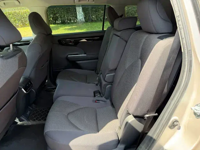 Toyota Highlander — Фото автомобиля 12