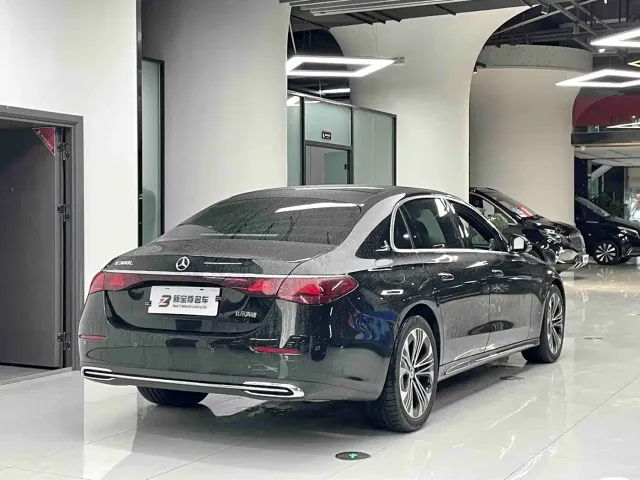 Mercedes-Benz E-Class — Фото автомобиля 16