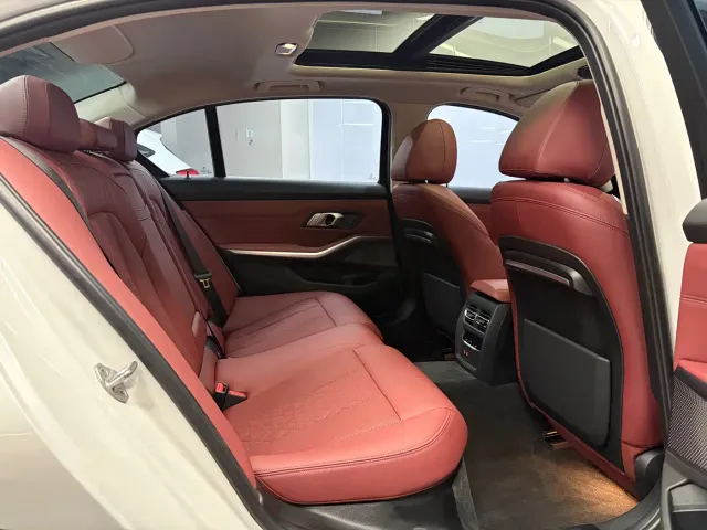 BMW 3 Series — Фото автомобиля 13