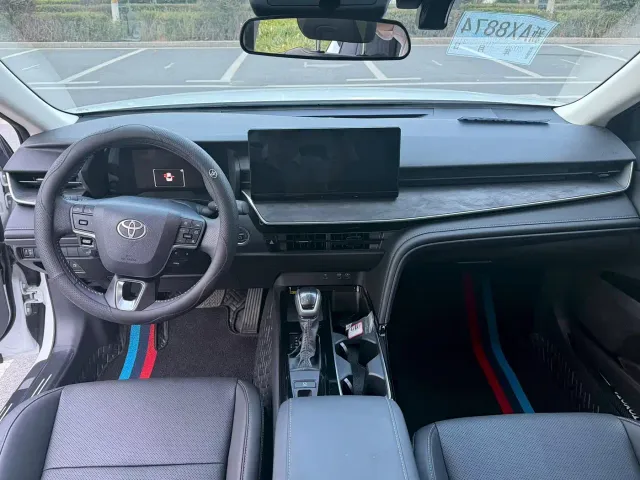 Toyota Camry — Фото автомобиля 6