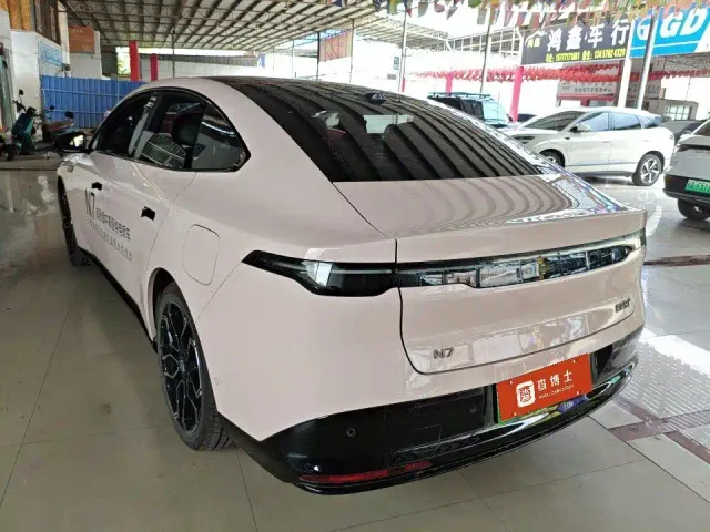 Nissan N7 — Фото автомобиля 4