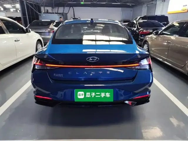 Hyundai Elantra — Фото автомобиля 5