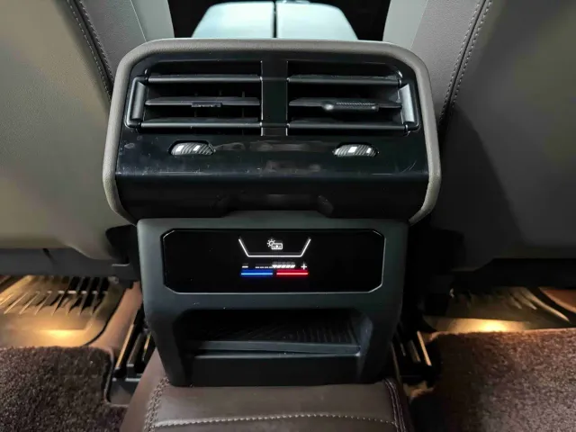 BMW 5 Series — Фото автомобиля 17