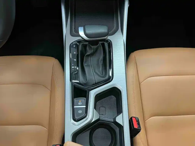 Geely Emgrand — Фото автомобиля 10