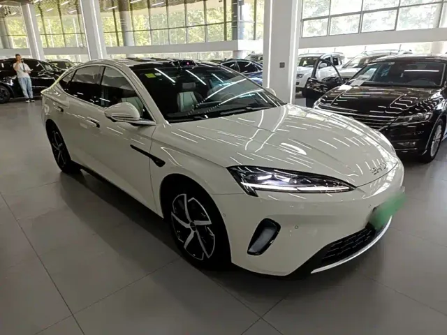 BYD Seal 07 DM-i — Фото автомобиля 3