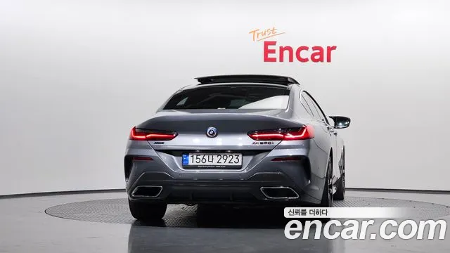 BMW 8-Series — Фото автомобиля 4
