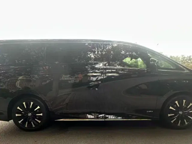 Toyota Alphard — Фото автомобиля 8