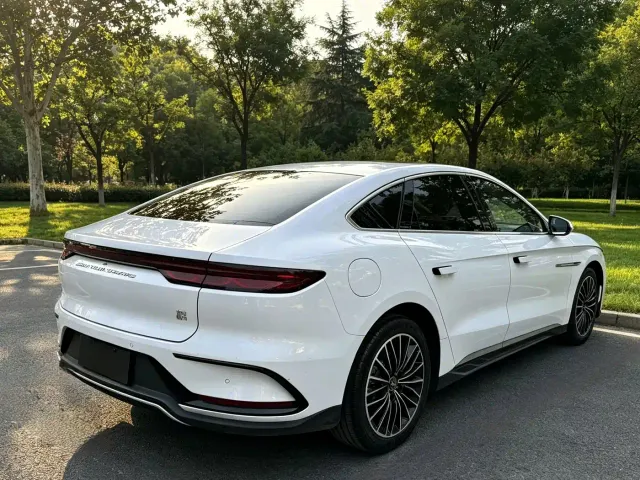 BYD Han — Фото автомобиля 4
