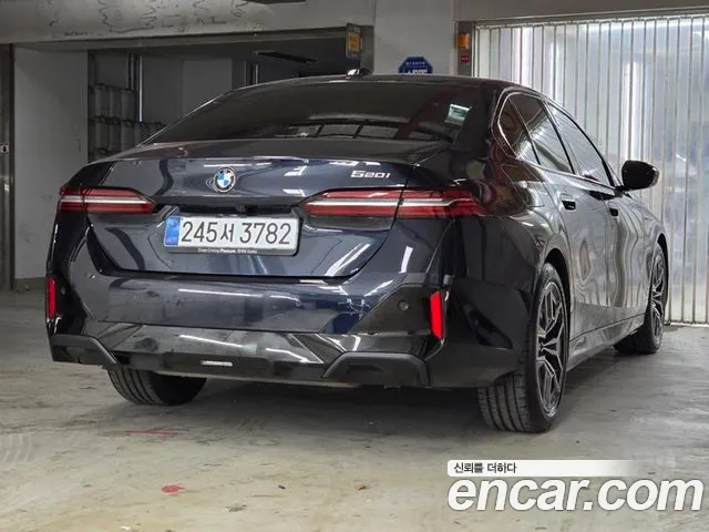 BMW 5 Series G60 — Фото автомобиля 2
