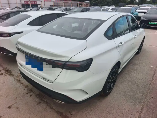 Geely Binrui — Фото автомобиля 11