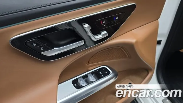 Mercedes-Benz E-Class — Фото автомобиля 12