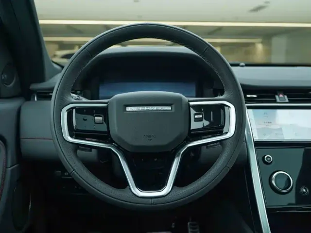 Land Rover Discovery Sport — Фото автомобиля 16
