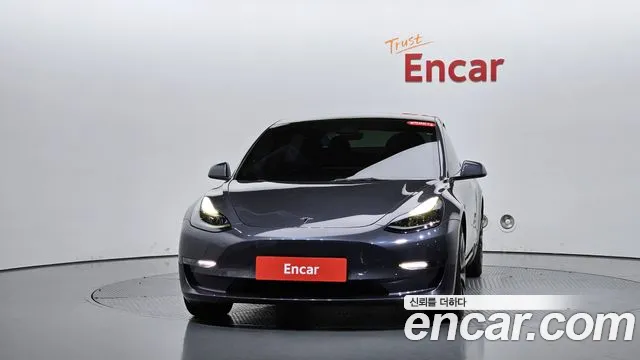 Tesla Model 3 — Фото автомобиля 3