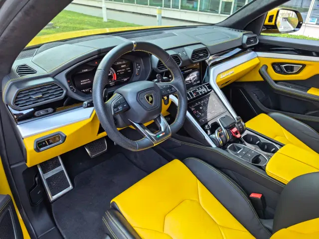 Lamborghini Urus — Фото автомобиля 23
