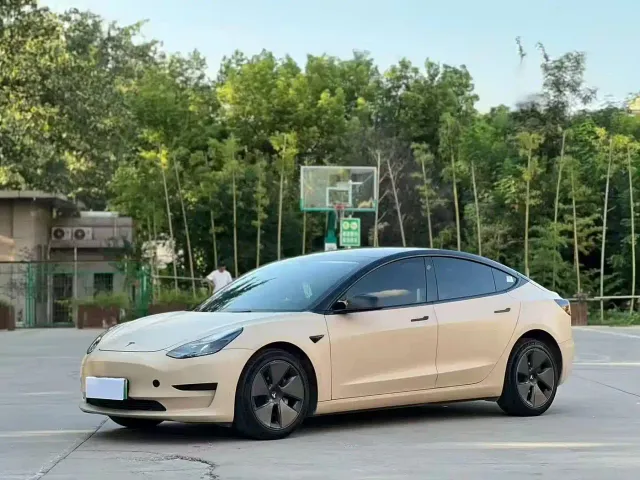Фотография автомобиля — Tesla Model 3