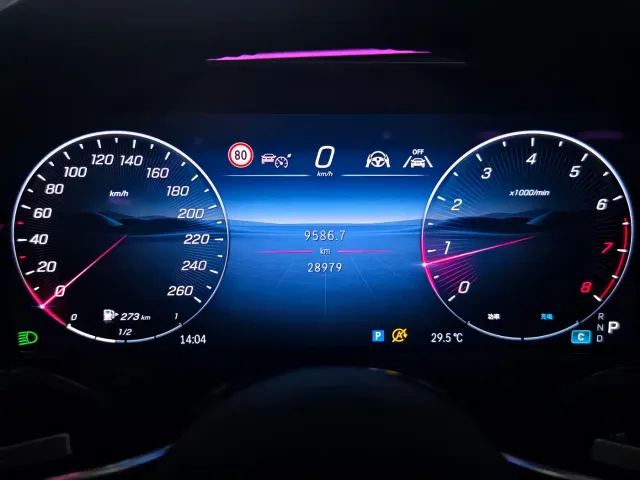 Mercedes-Benz E-Class — Фото автомобиля 12