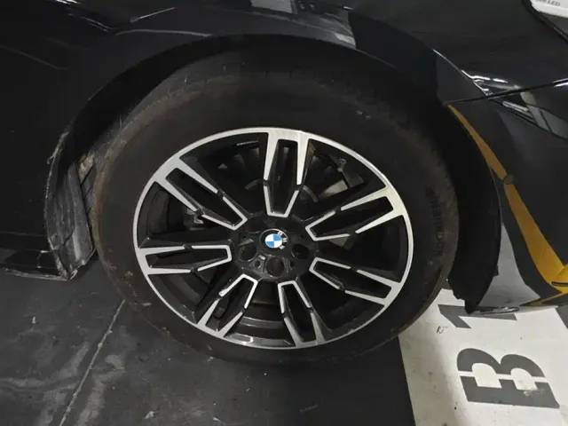 BMW 5 Series — Фото автомобиля 6