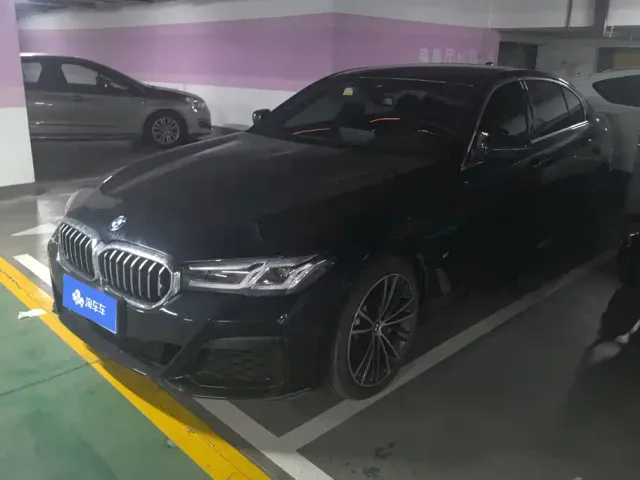 Фотография автомобиля — BMW 5 Series