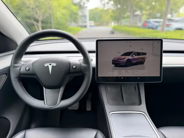 Tesla Model Y — Фото автомобиля 18
