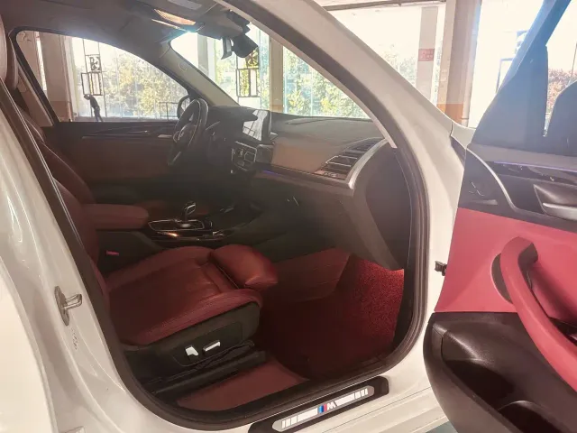 BMW iX3 — Фото автомобиля 9