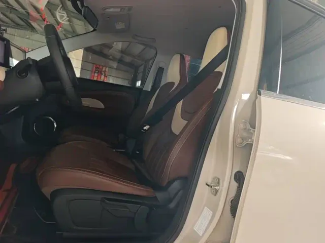Wuling Bingo — Фото автомобиля 14