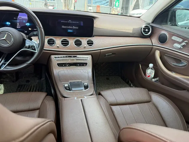 Mercedes-Benz E-Class — Фото автомобиля 5