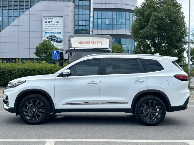 Chery Tiggo 8 — Фото автомобиля 4