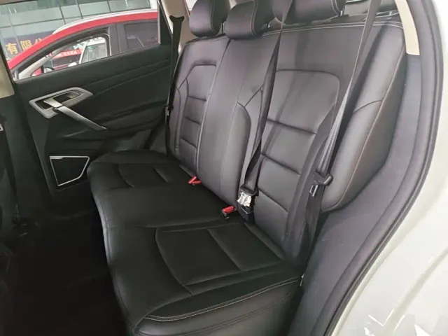 Geely Boyue — Фото автомобиля 16