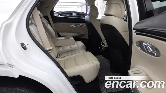 Genesis GV70 — Фото автомобиля 18
