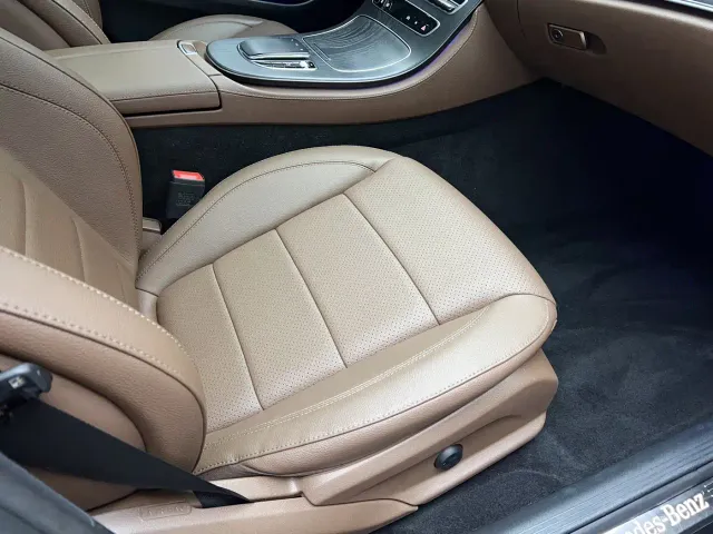 Mercedes-Benz E-Class — Фото автомобиля 24