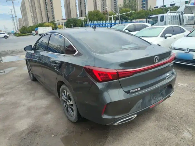 Changan Eado — Фото автомобиля 4