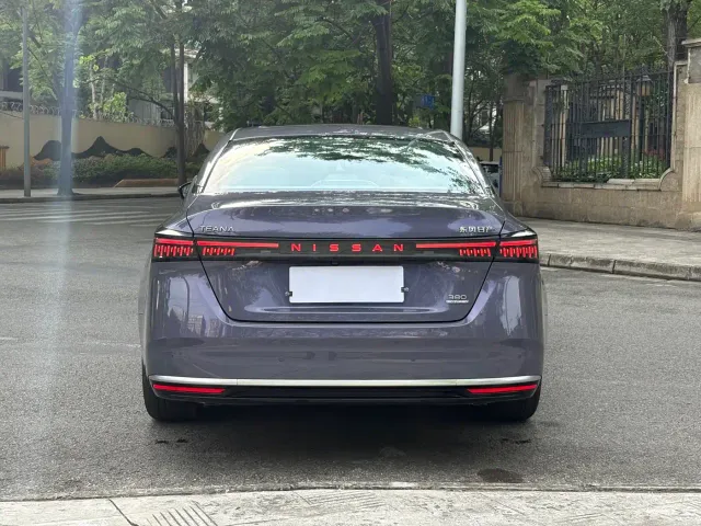 Nissan Teana — Фото автомобиля 14