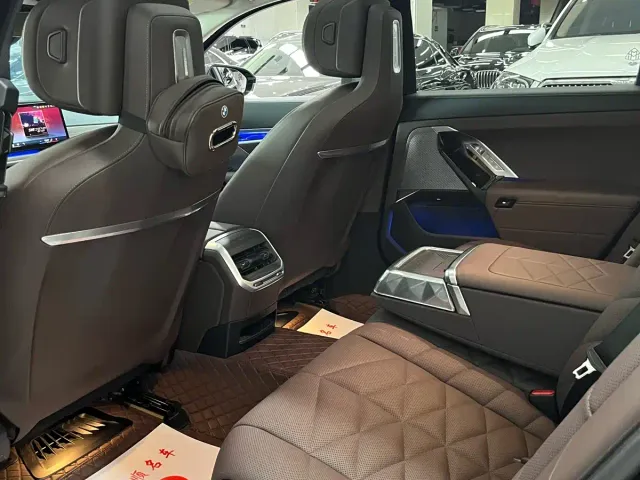 BMW 7 Series — Фото автомобиля 14
