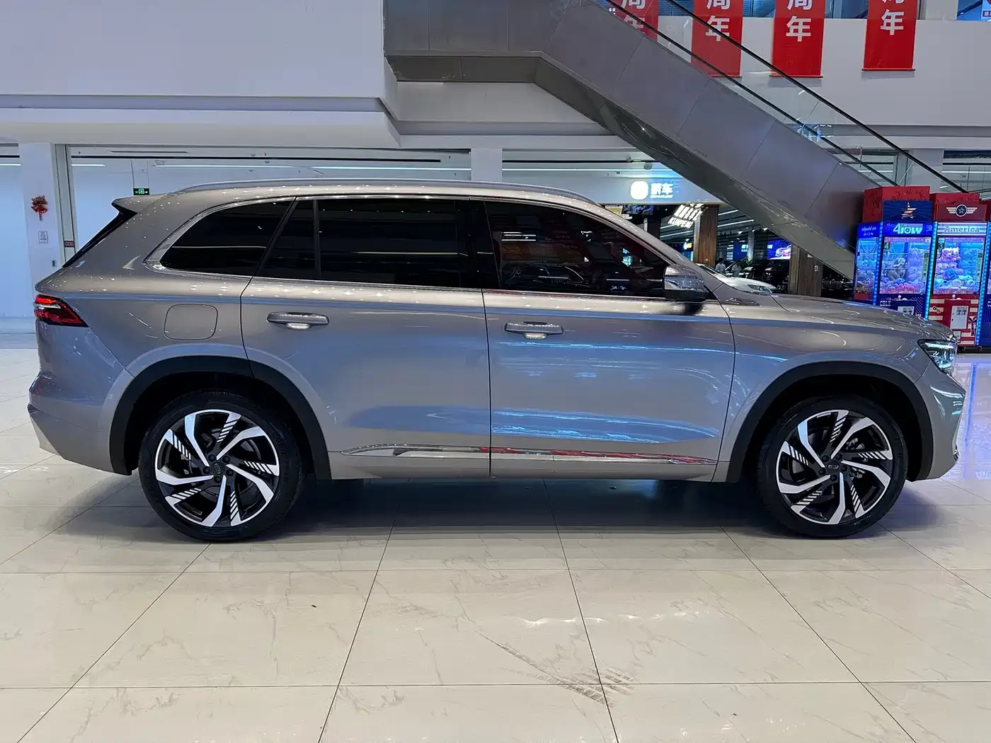 Geely Xingyue L 2024 Model 2.0TD High-Power Automatic 2WD Skyline Edition — Фото автомобиля 9