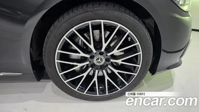 Mercedes-Benz S-Class — Фото автомобиля 3