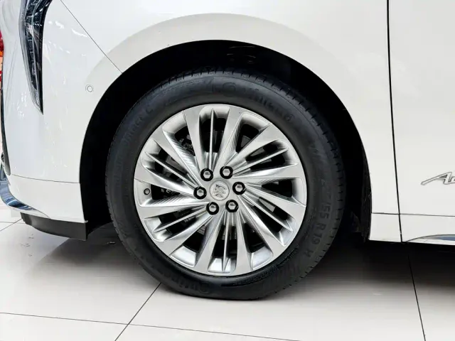 Buick Century 2023 2.0T 6-Seat World Edition — Фото автомобиля 3