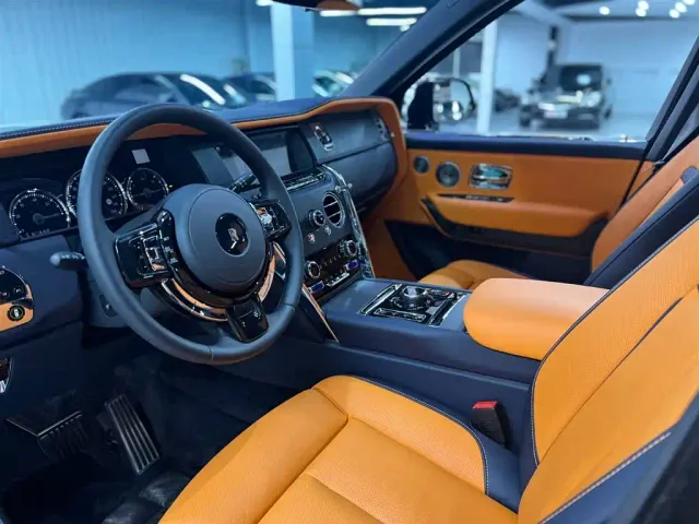 Rolls-Royce Cullinan — Фото автомобиля 16