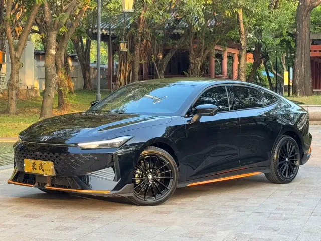 Фотография автомобиля — Changan UNI-V