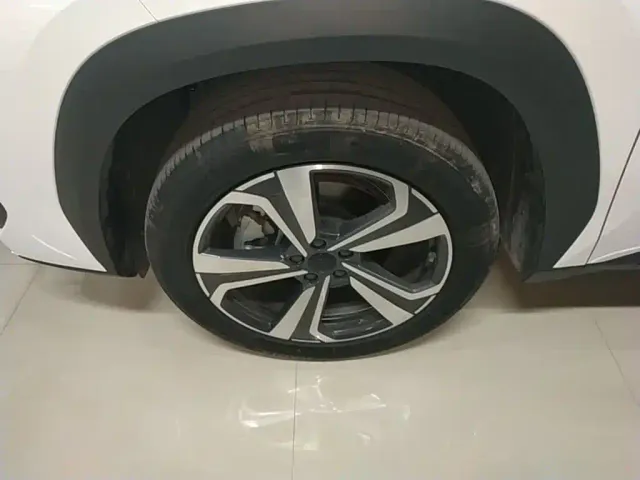 Geely Boyue L — Фото автомобиля 22