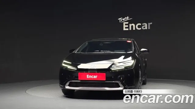 Toyota Prius — Фото автомобиля 3