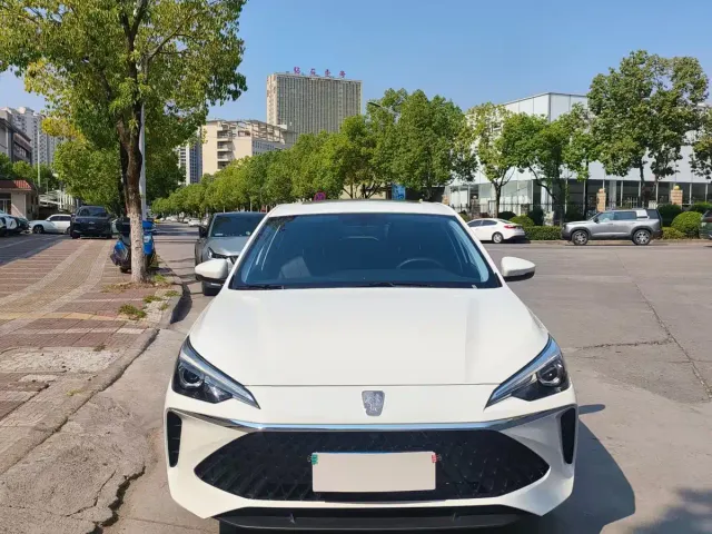 Roewe i5 — Фото автомобиля 2